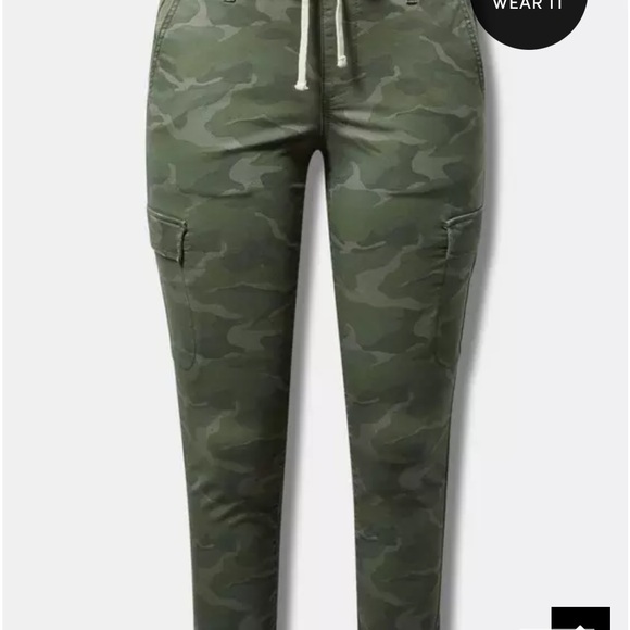 Torrid Weekend Boyfriend Cargo Pant Women's Camo Camouflage
New 0Tall 1Reg 1Tall - Picture 3 of 6